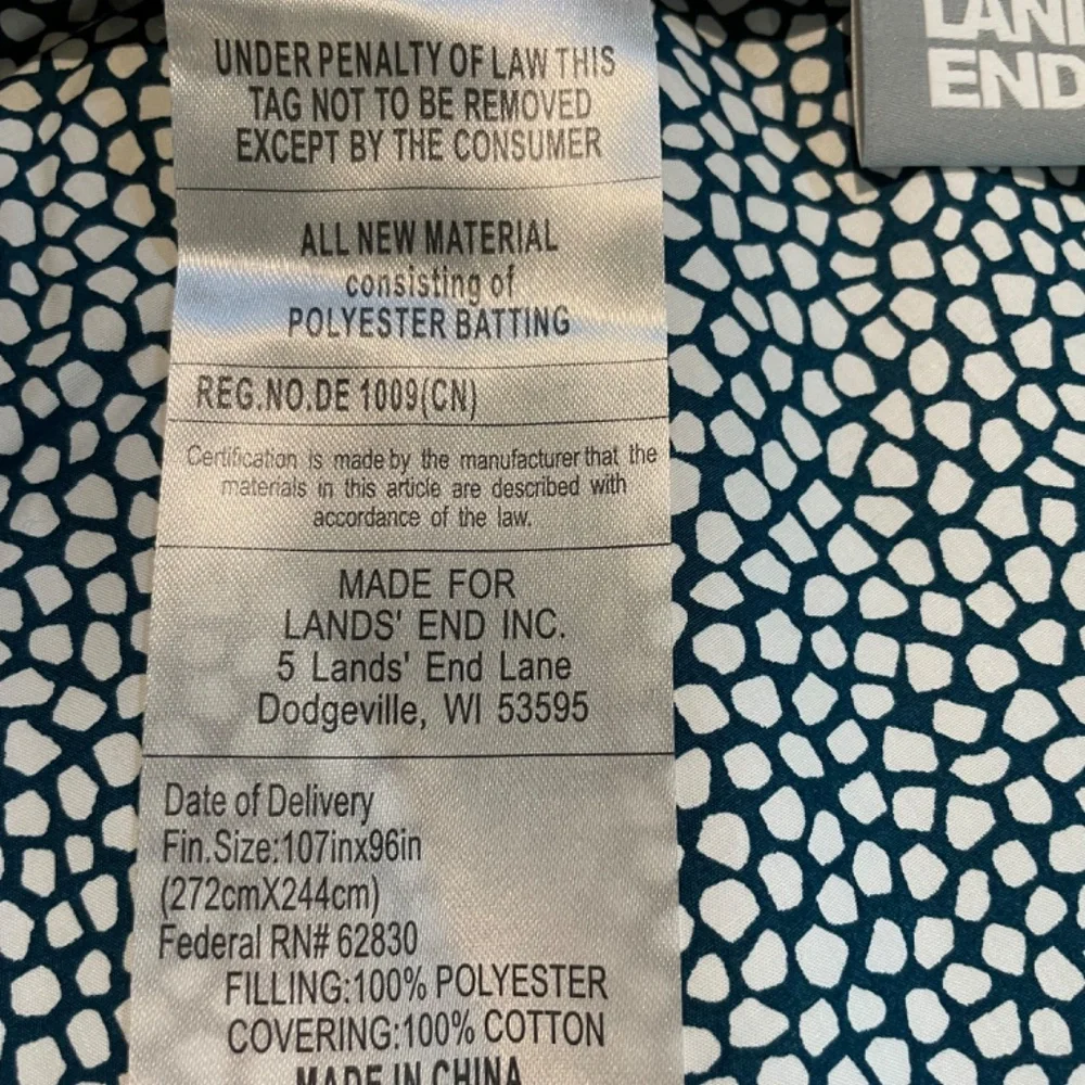 LANDS END Pureloft Printed COMFORTER Size: KING New Color: Baltic Teal Fish